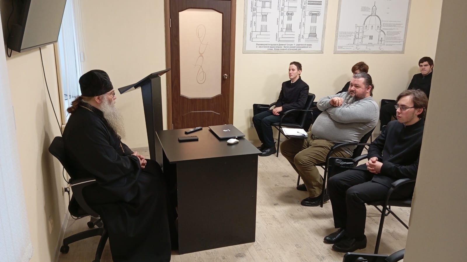 Сегодня в Древлехранилище побывали учащиеся и преподаватели Ярославской духовной семинарии